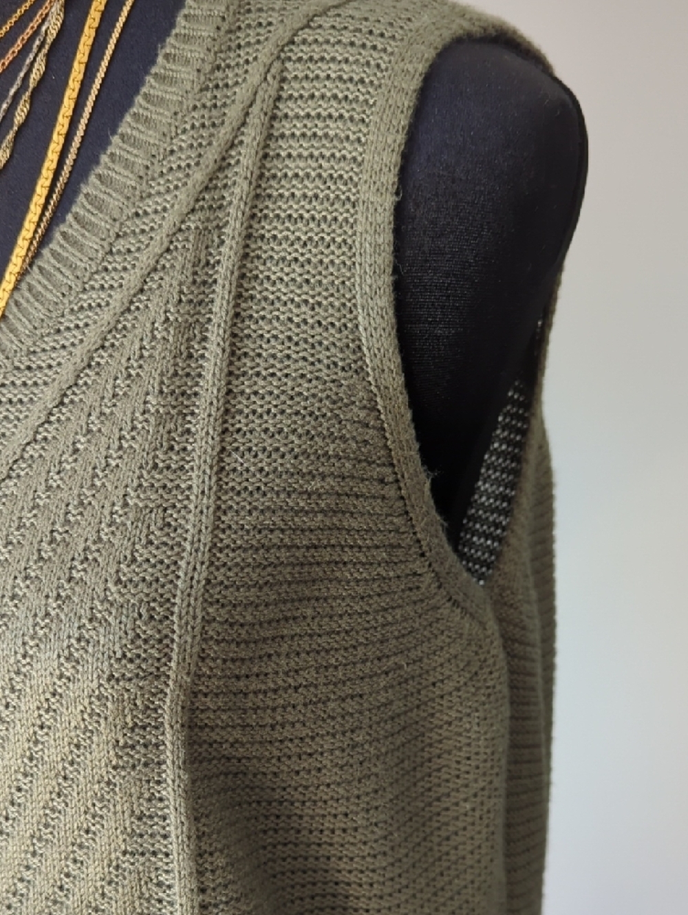 Sleeveless V-Neck Knit Tunic in Olive Green Size 2 Chico's - Picture 5 of 8